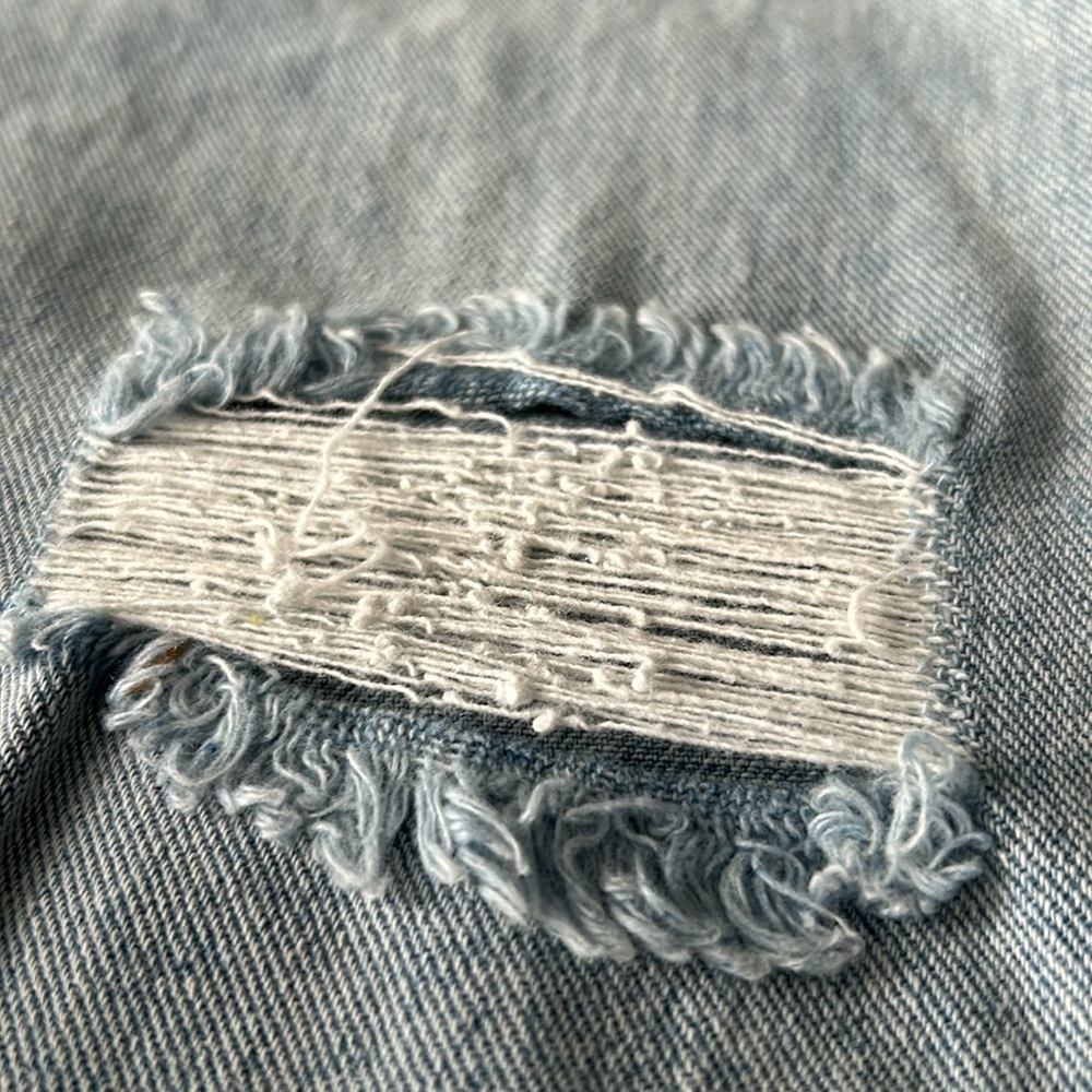 ✨Sold✨Cider Cropped Wide Leg Jeans Light Wash Distressed Denim Size 1XL - Picture 9 of 12